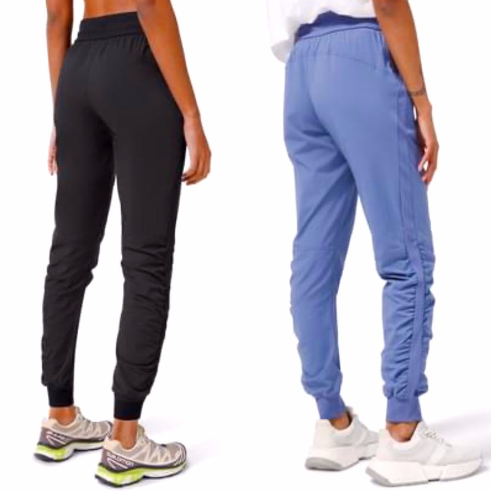 *NWT*Lululemon Jogger- Beyond The Studio SIZE 8